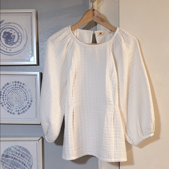 Levi's Tops - Levi’s Cait Puff Sleeve Women’s White Top Size S